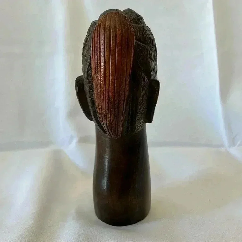 Gorgeous Hand Carved Wood Sculpture of African Woman - Picture 5 of 5